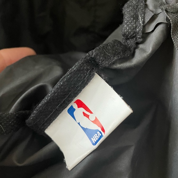 Miami Heat duffle bag-new-clean-lightweight-black/red-NBA-Several compartments. - Picture 6 of 9